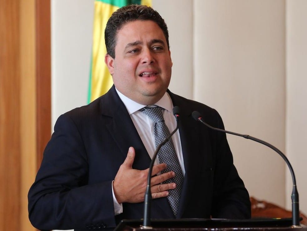 Felipe Santa Cruz, presidente da OAB é provocado por Jair Bolsonaro