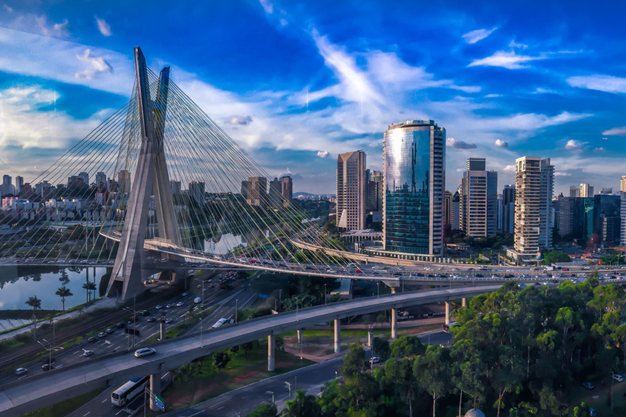 O Aniversário de São Paulo acontece dia 25 de janeiro e é feriado municipal.