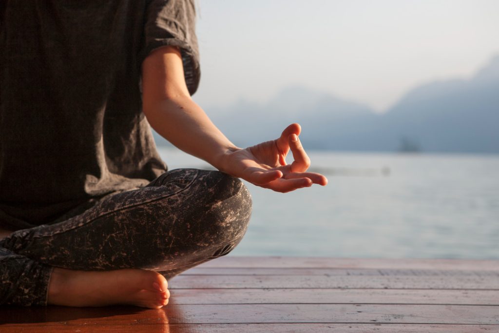 A meditação a favor da saúde mental.