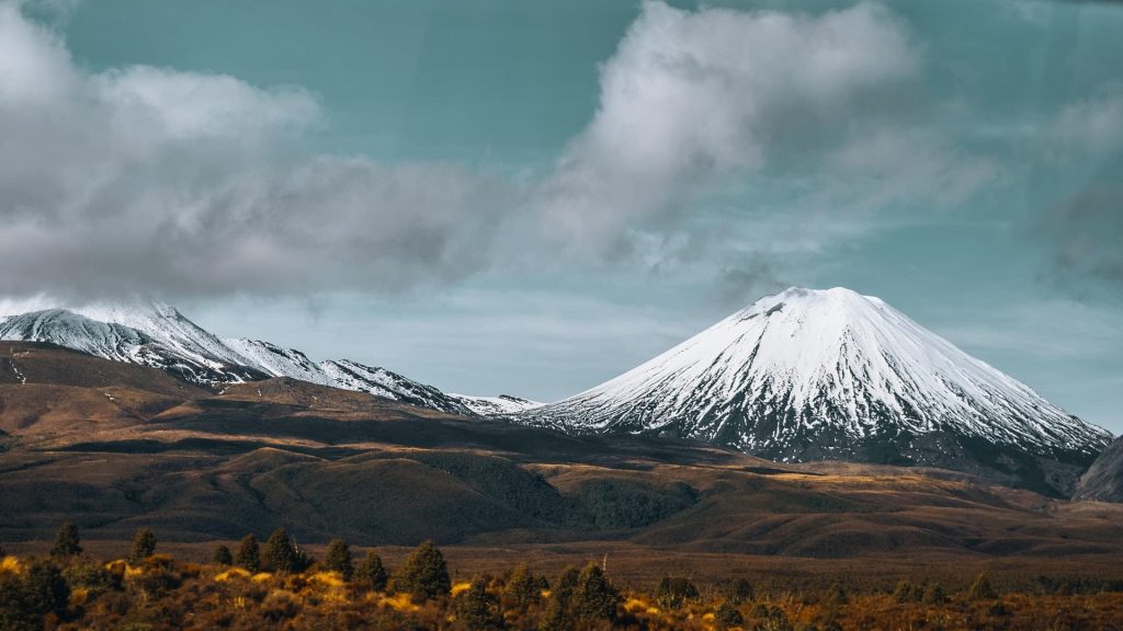  As montanhas também são atrações da Nova Zelândia.