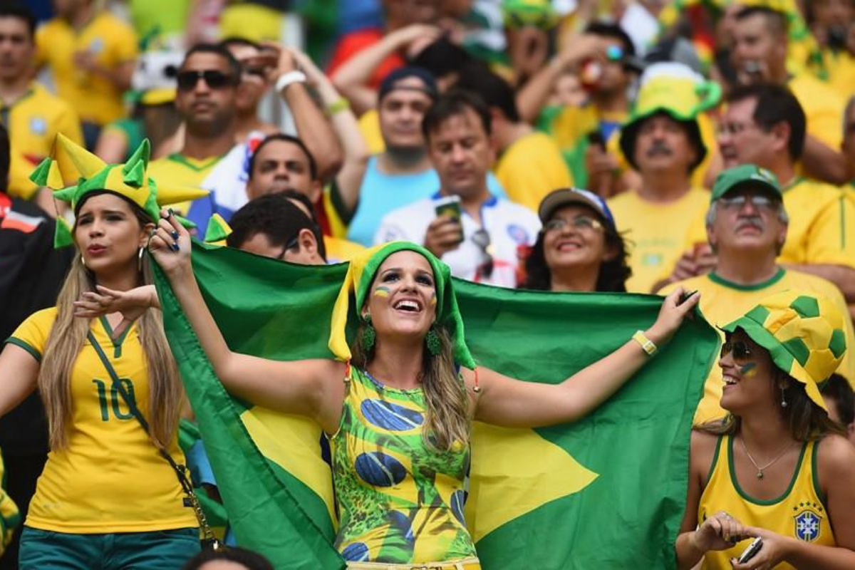Какие народы в бразилии. Болельщица Бразилии Copa America. Культура Бразилии. Жители Бразилии. Народы Бразилии.