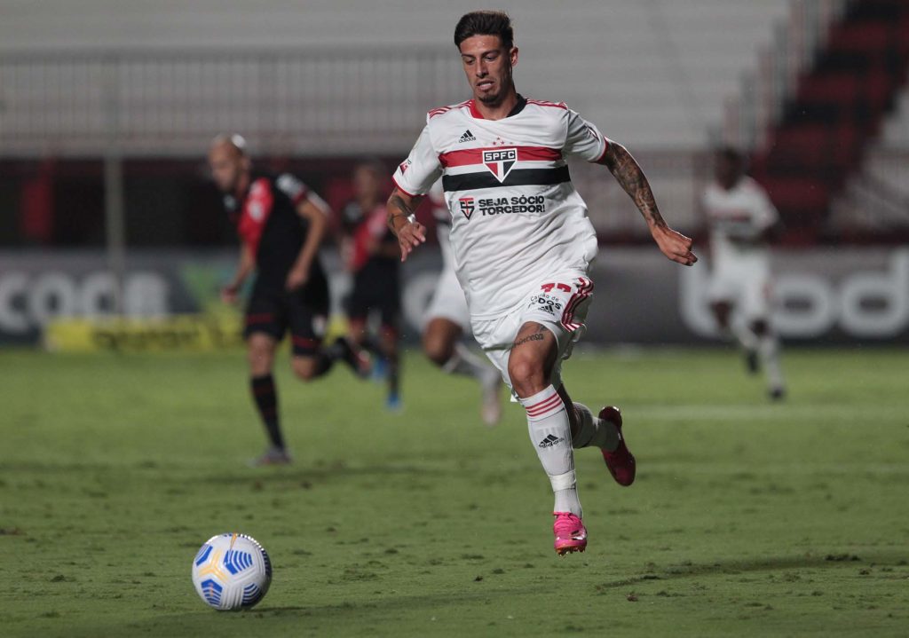 Emiliano Riogoni, jogador estrangeiro do São Paulo, é um dos maiores sucessos do time.