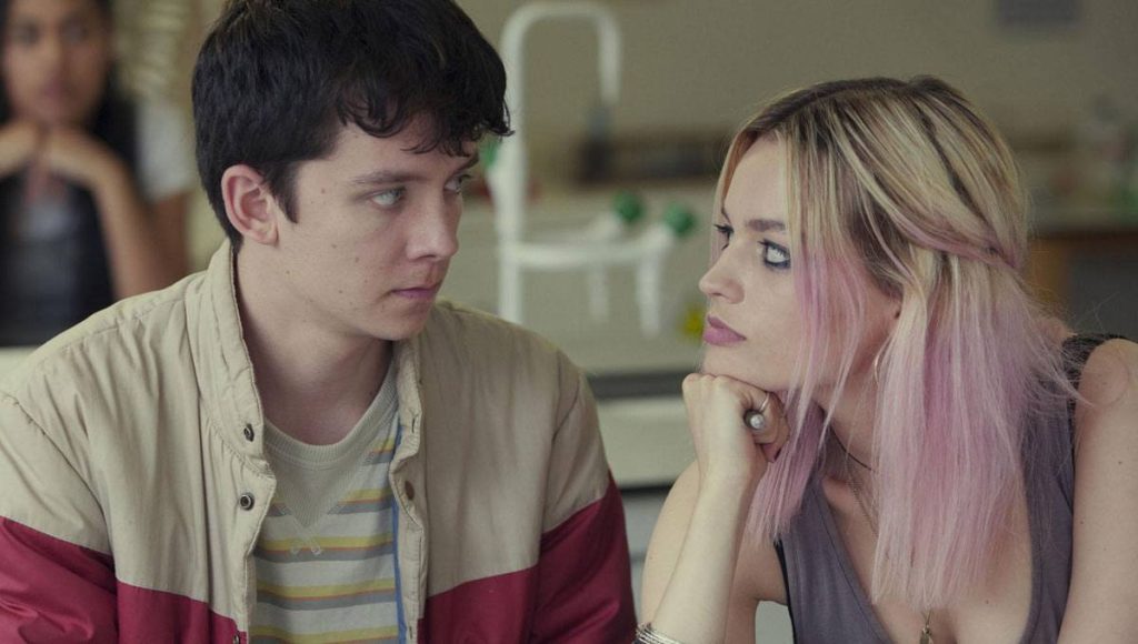 Os personagens Otis e Maeve de Sex Education.