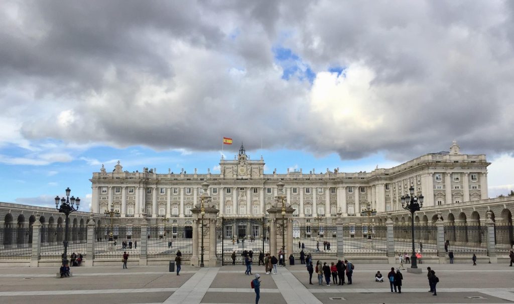 Vista do Palácio Real de Madrid, residência oficial dos monarcas espanhóis.