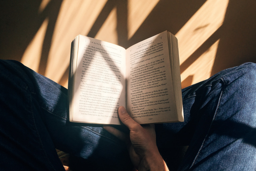 Confira dicas de como adquirir o hábito da leitura.