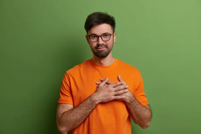 imagem-ilustrativa-de-homem-em-campanha-de-dezembro-laranja