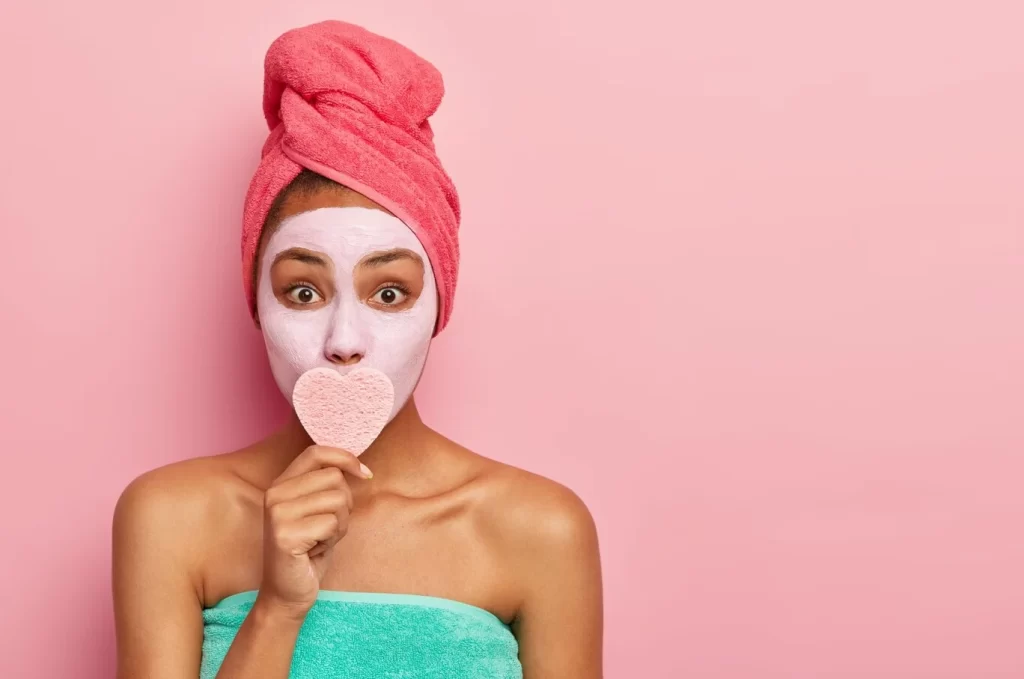 Integrar uma rotina de skincare na vida diária é mais do que cuidar da aparência. 