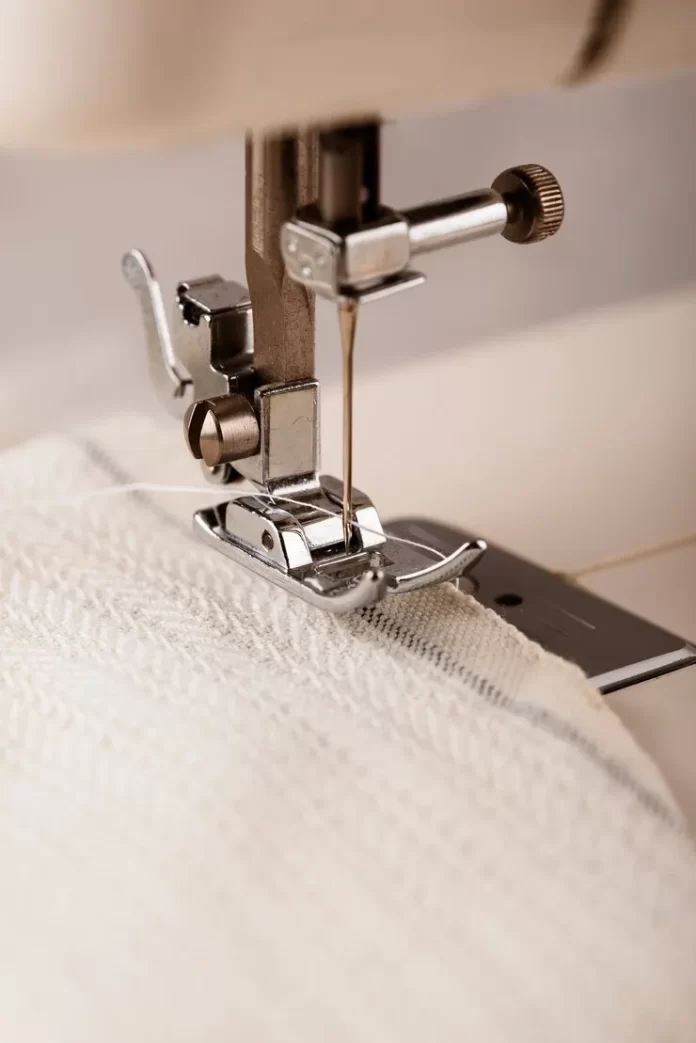 Costura para iniciantes: saiba como começar na arte de criar peças. | Foto: Freepik.