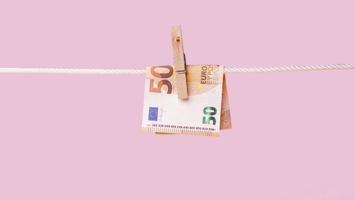 Renda Fixa e Poupança: veja quais são os riscos. | Foto: Freepik.